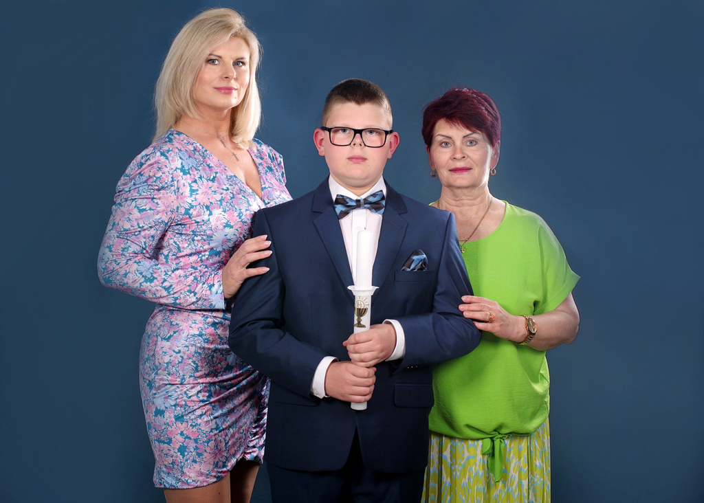 Sesja komunijna plenerowa łódź