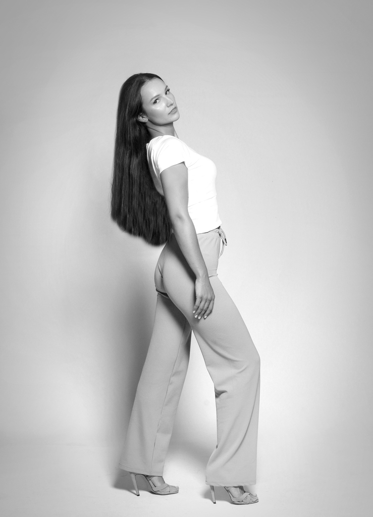 Profesjonalna sesja do portfolio modelki – testy agencyjne, zdjęcia beauty, fashion i editorial, fotograf Łódź, Łódź, sesja zdjęciowa Łódź